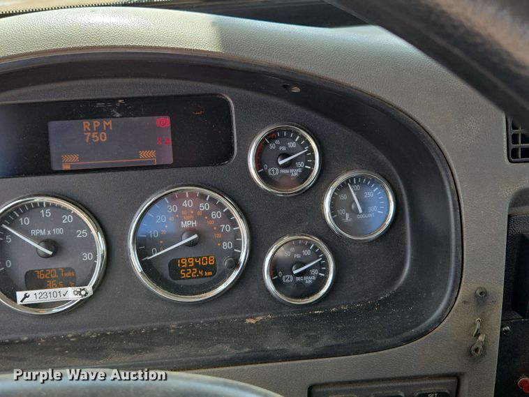 image for item DP6413 2016 Peterbilt PB348 bucket truck