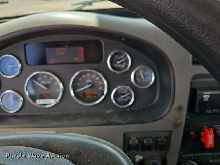 image for item DP6413 2016 Peterbilt PB348 bucket truck