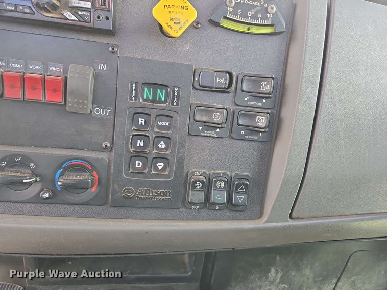 image for item DP6413 2016 Peterbilt PB348 bucket truck