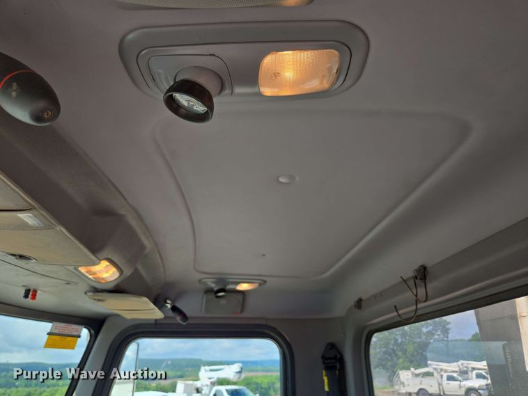 image for item DP6413 2016 Peterbilt PB348 bucket truck