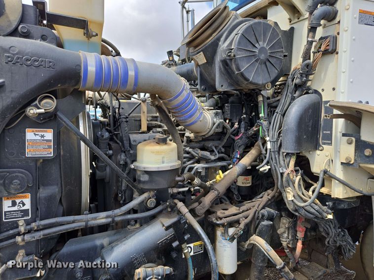 image for item DP6413 2016 Peterbilt PB348 bucket truck