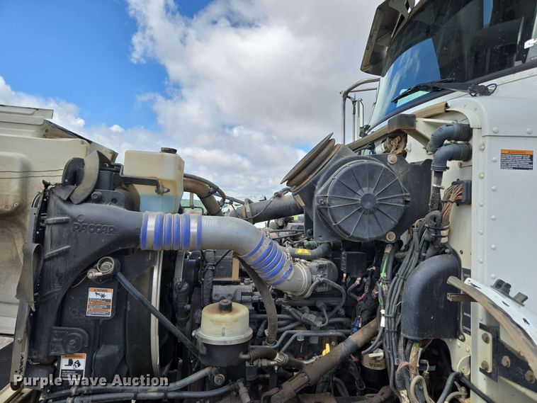 image for item DP6413 2016 Peterbilt PB348 bucket truck