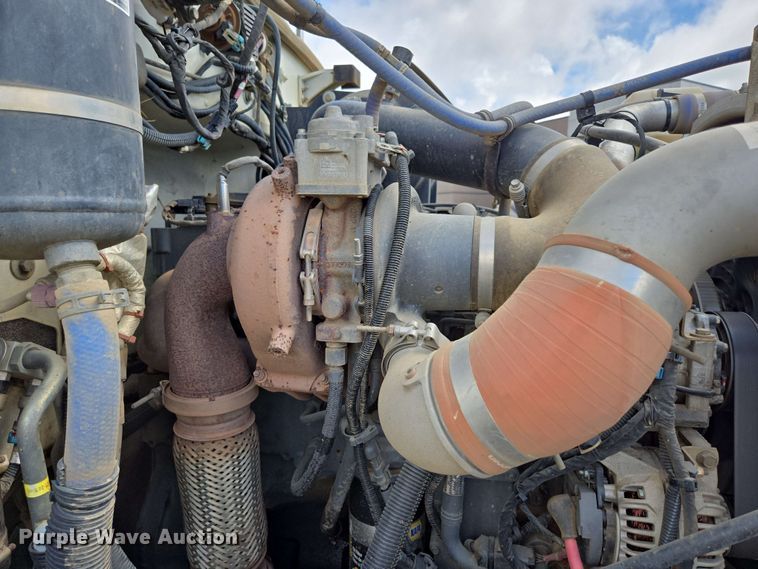 image for item DP6413 2016 Peterbilt PB348 bucket truck