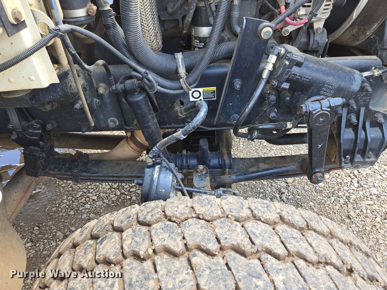 image for item DP6413 2016 Peterbilt PB348 bucket truck