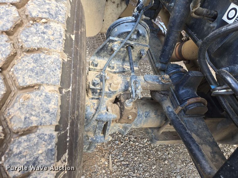 image for item DP6413 2016 Peterbilt PB348 bucket truck