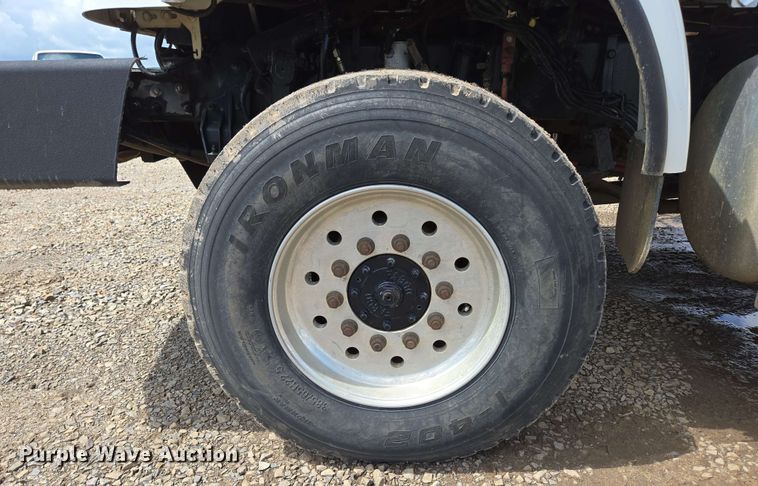 image for item DP6413 2016 Peterbilt PB348 bucket truck