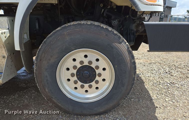 image for item DP6413 2016 Peterbilt PB348 bucket truck