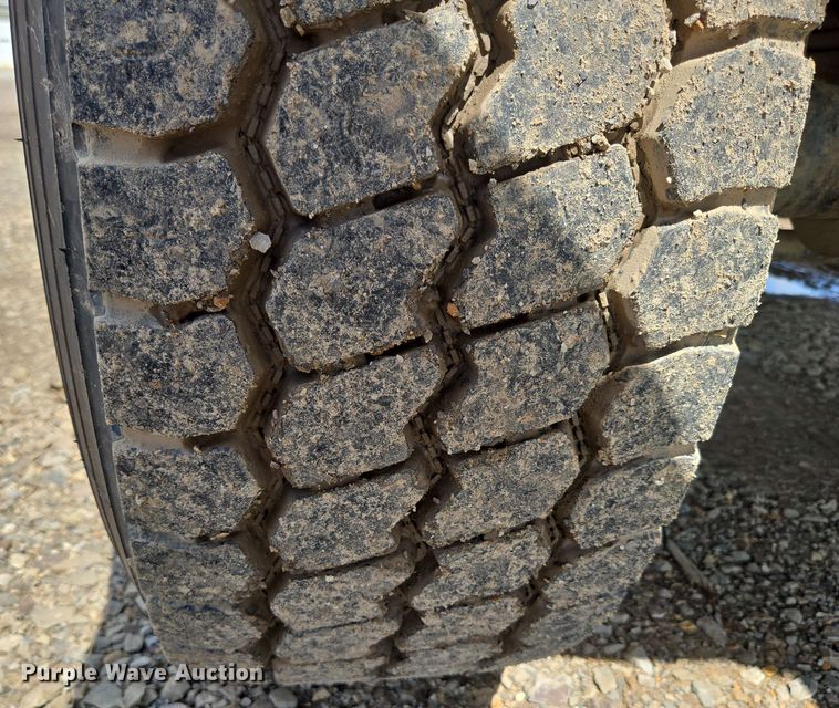 image for item DP6413 2016 Peterbilt PB348 bucket truck