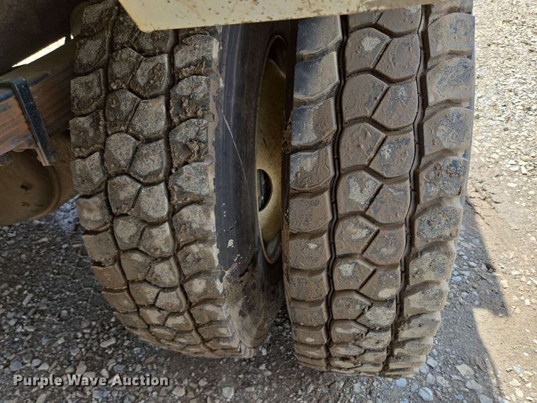 image for item DP6413 2016 Peterbilt PB348 bucket truck