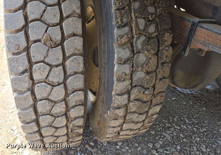 image for item DP6413 2016 Peterbilt PB348 bucket truck