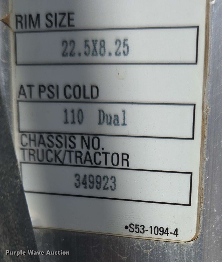 image for item DP6413 2016 Peterbilt PB348 bucket truck