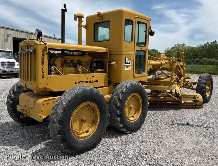 image for item DS4284 Caterpillar B12 rigid frame motor grader