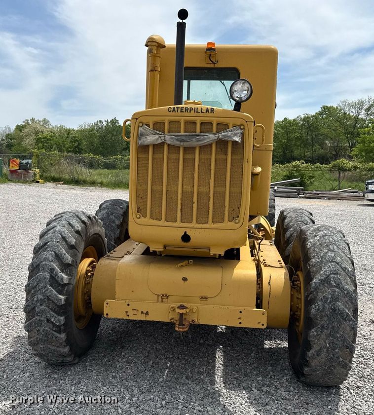 image for item DS4284 Caterpillar B12 rigid frame motor grader