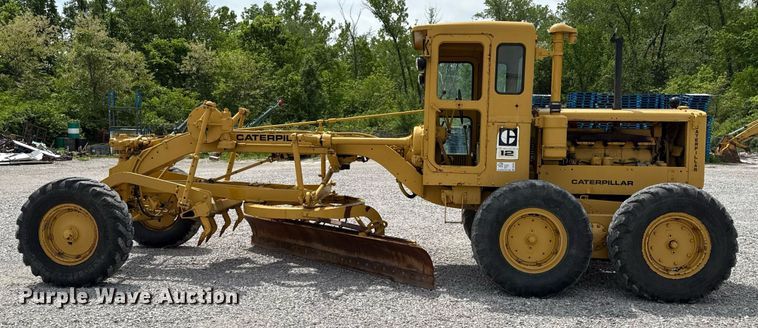 image for item DS4284 Caterpillar B12 rigid frame motor grader