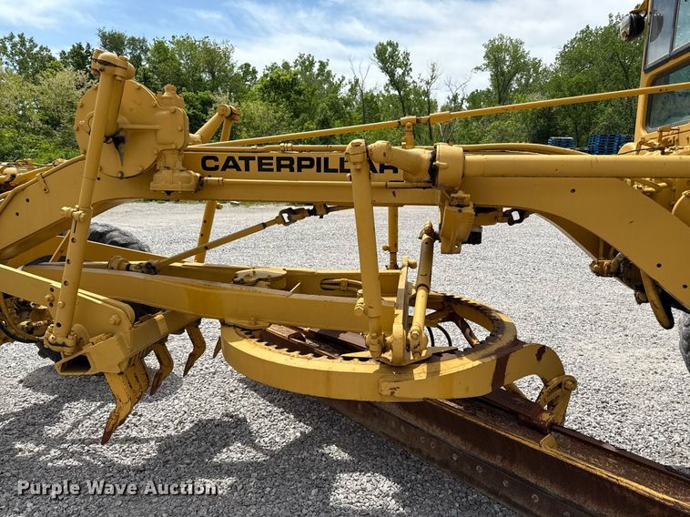 image for item DS4284 Caterpillar B12 rigid frame motor grader
