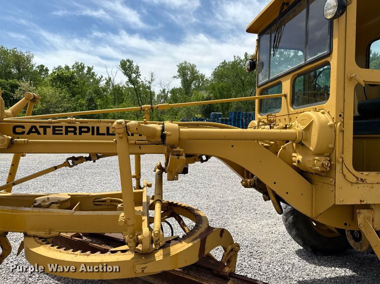 image for item DS4284 Caterpillar B12 rigid frame motor grader