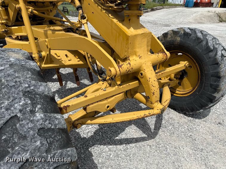 image for item DS4284 Caterpillar B12 rigid frame motor grader