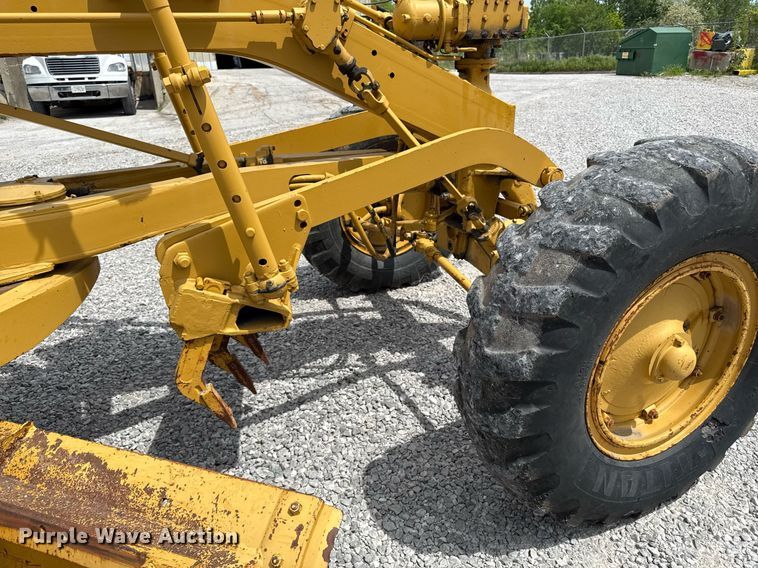 image for item DS4284 Caterpillar B12 rigid frame motor grader