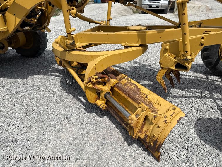 image for item DS4284 Caterpillar B12 rigid frame motor grader