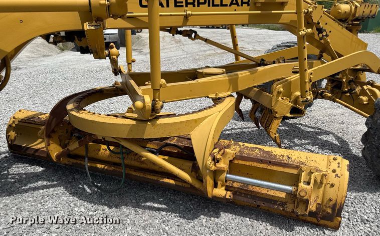 image for item DS4284 Caterpillar B12 rigid frame motor grader