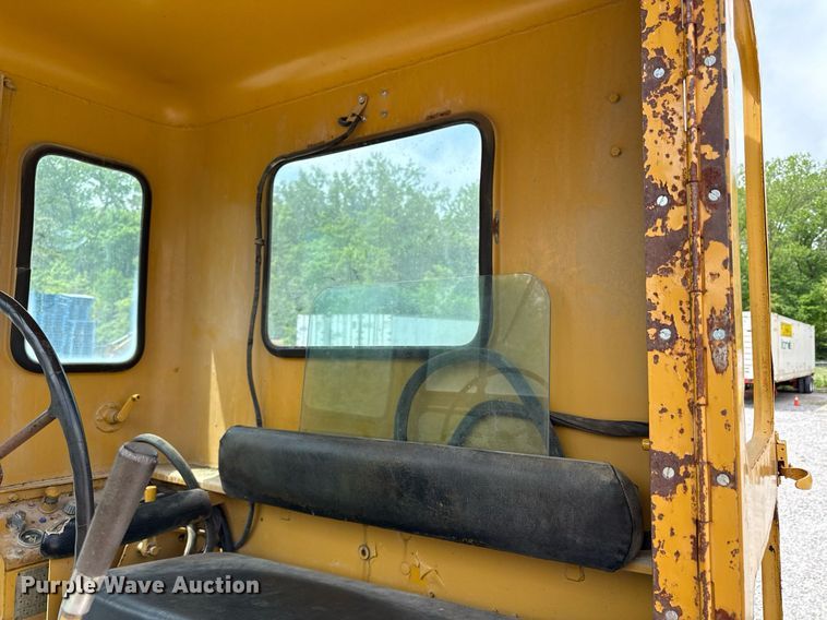 image for item DS4284 Caterpillar B12 rigid frame motor grader