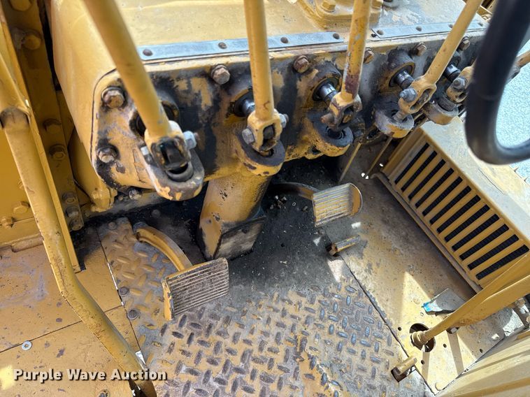 image for item DS4284 Caterpillar B12 rigid frame motor grader