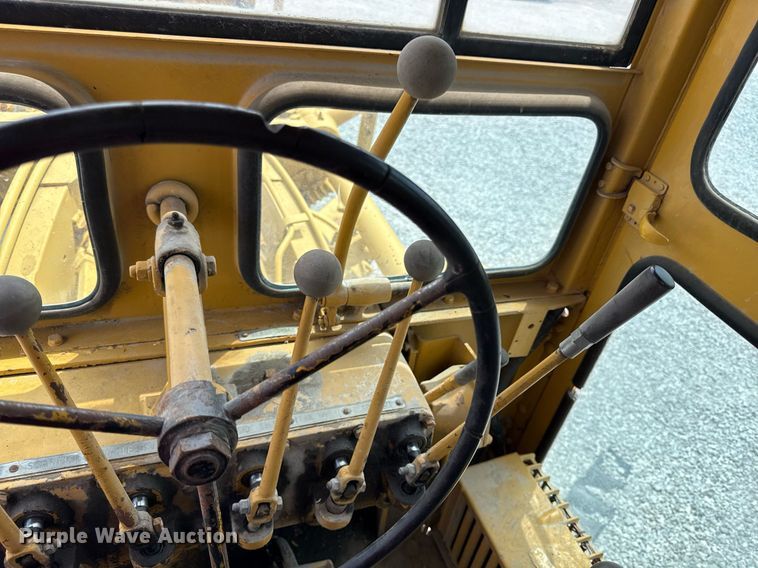 image for item DS4284 Caterpillar B12 rigid frame motor grader