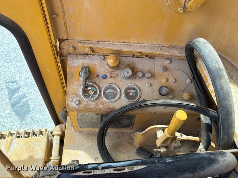image for item DS4284 Caterpillar B12 rigid frame motor grader
