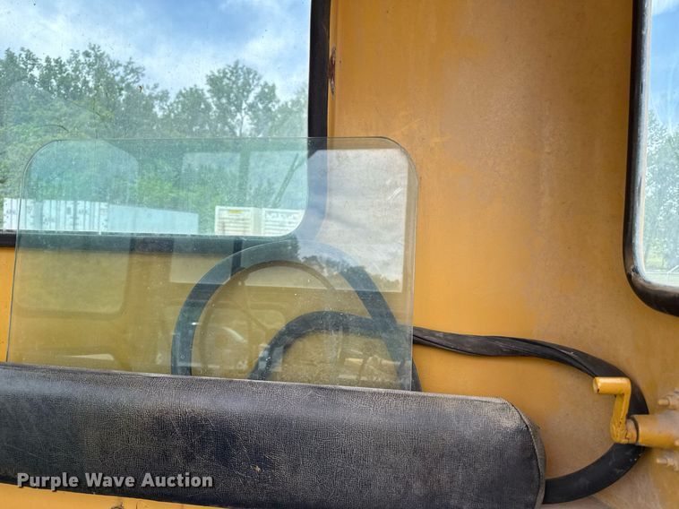 image for item DS4284 Caterpillar B12 rigid frame motor grader