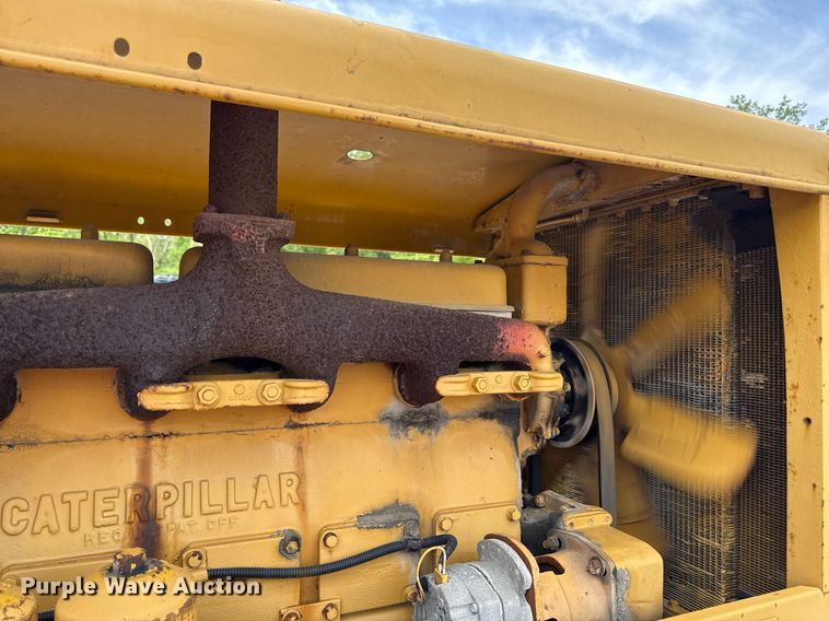 image for item DS4284 Caterpillar B12 rigid frame motor grader