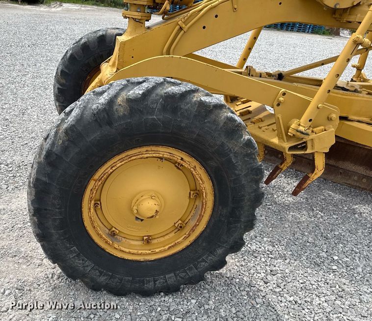 image for item DS4284 Caterpillar B12 rigid frame motor grader