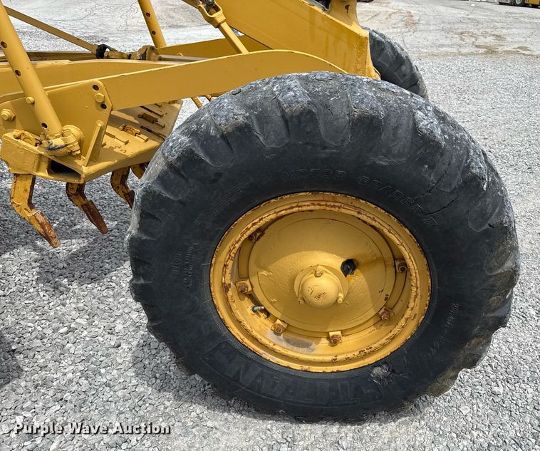 image for item DS4284 Caterpillar B12 rigid frame motor grader