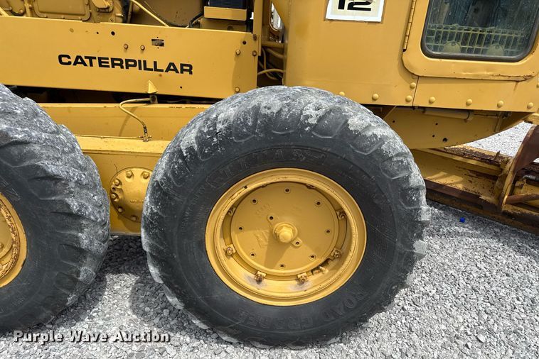 image for item DS4284 Caterpillar B12 rigid frame motor grader