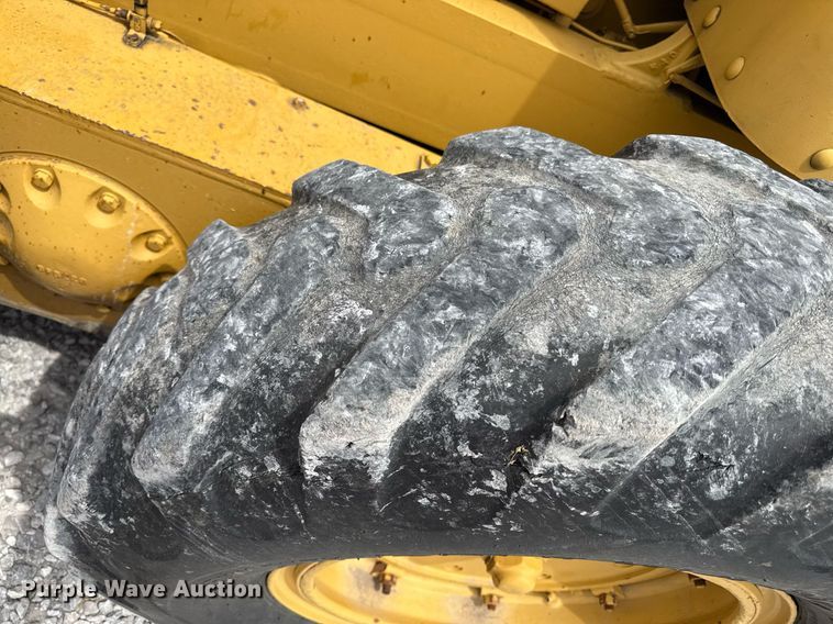 image for item DS4284 Caterpillar B12 rigid frame motor grader