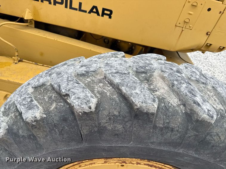 image for item DS4284 Caterpillar B12 rigid frame motor grader