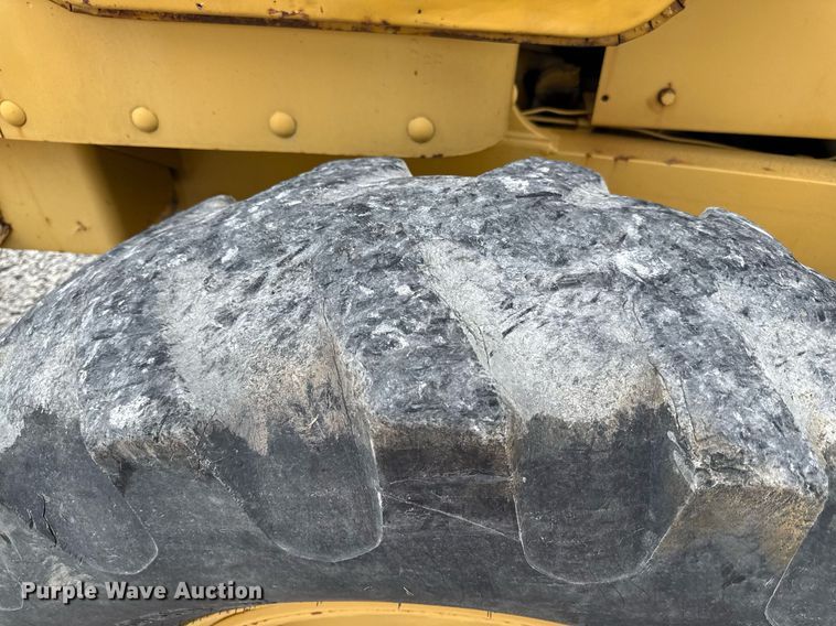image for item DS4284 Caterpillar B12 rigid frame motor grader