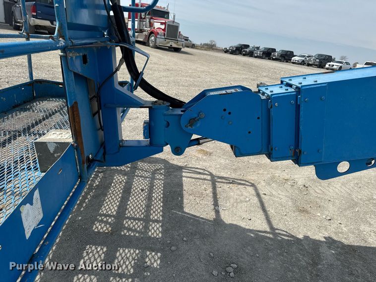 image for item DT0700 2006 Genie S60  boom lift