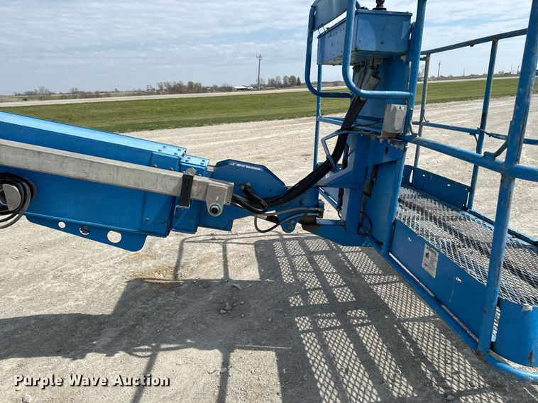 image for item DT0700 2006 Genie S60  boom lift