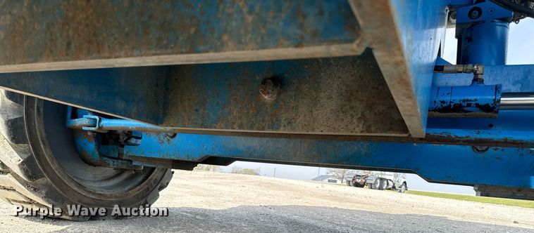 image for item DT0700 2006 Genie S60  boom lift