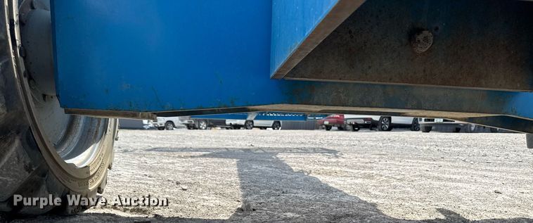 image for item DT0700 2006 Genie S60  boom lift