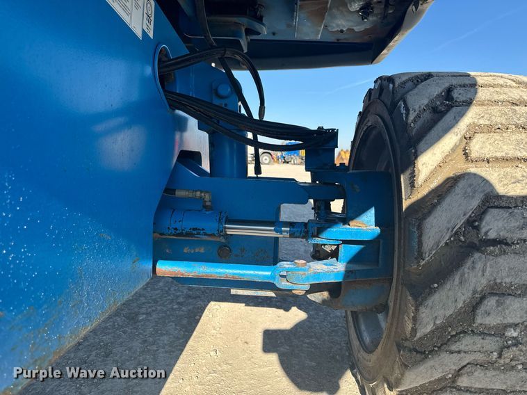 image for item DT0700 2006 Genie S60  boom lift