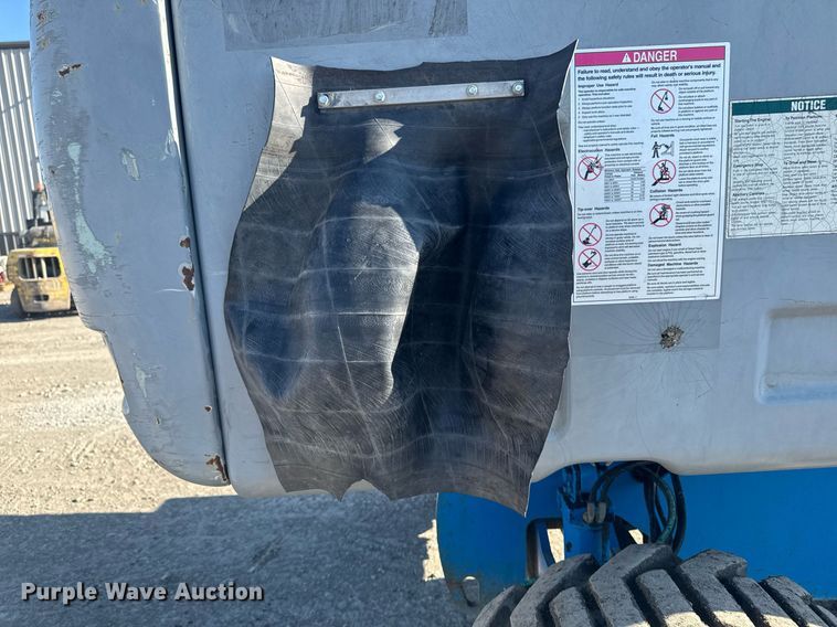 image for item DT0700 2006 Genie S60  boom lift