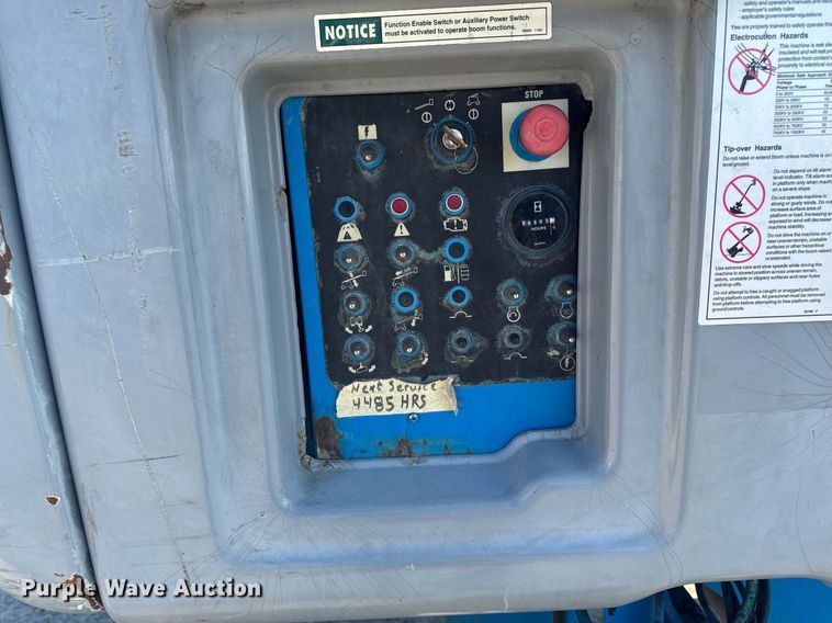 image for item DT0700 2006 Genie S60  boom lift