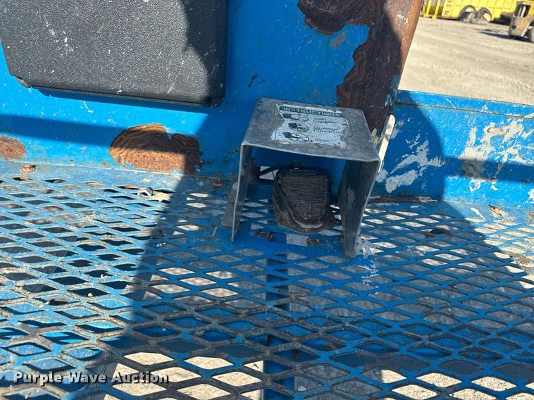 image for item DT0700 2006 Genie S60  boom lift