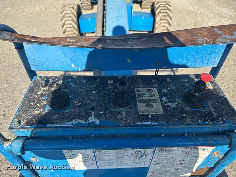 image for item DT0700 2006 Genie S60  boom lift