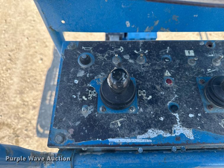 image for item DT0700 2006 Genie S60  boom lift