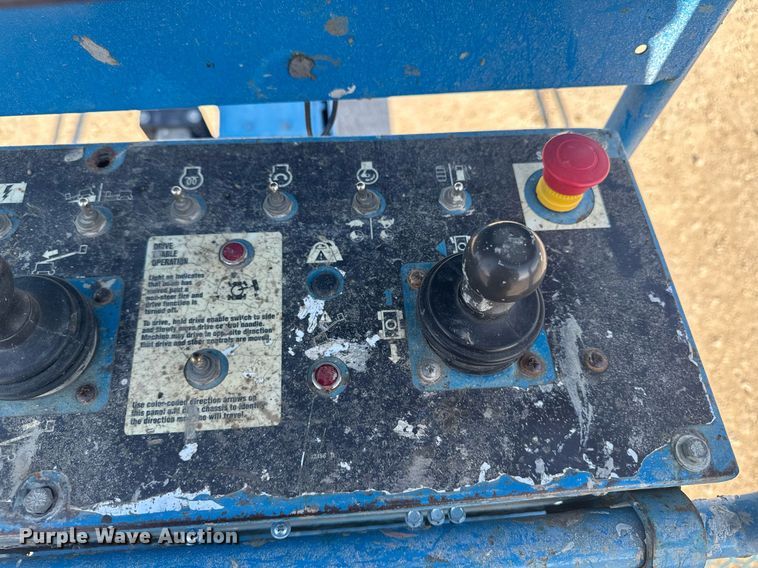 image for item DT0700 2006 Genie S60  boom lift