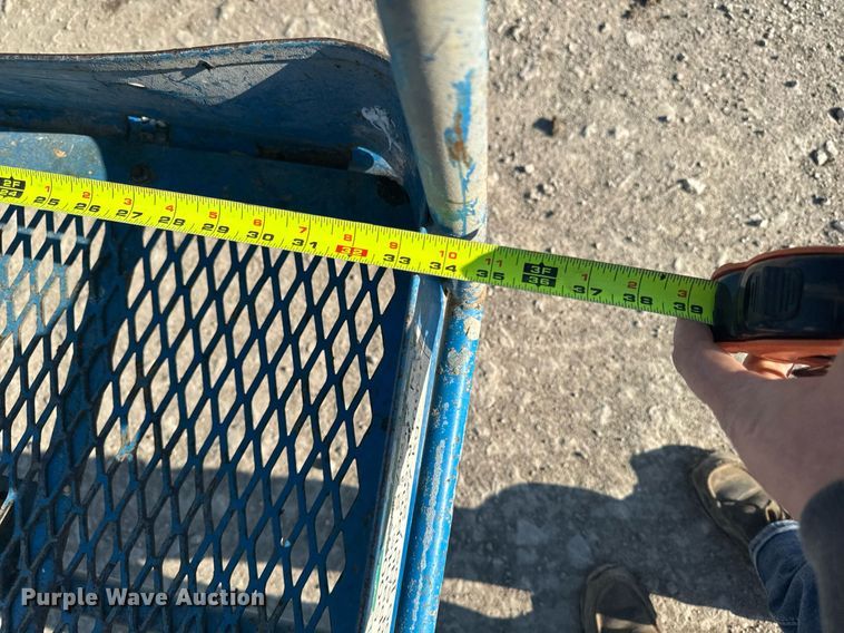 image for item DT0700 2006 Genie S60  boom lift