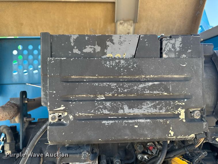 image for item DT0700 2006 Genie S60  boom lift