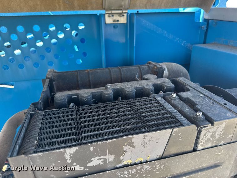 image for item DT0700 2006 Genie S60  boom lift